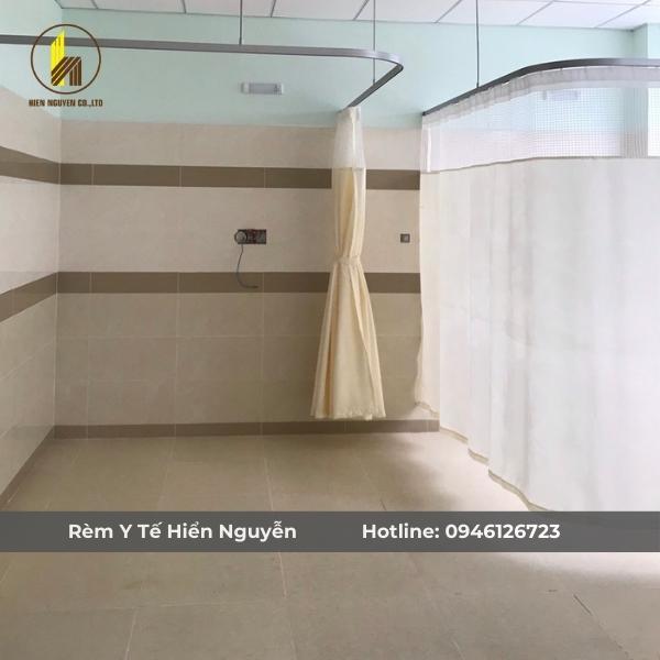 Rèm y tế Hiển Nguyễn