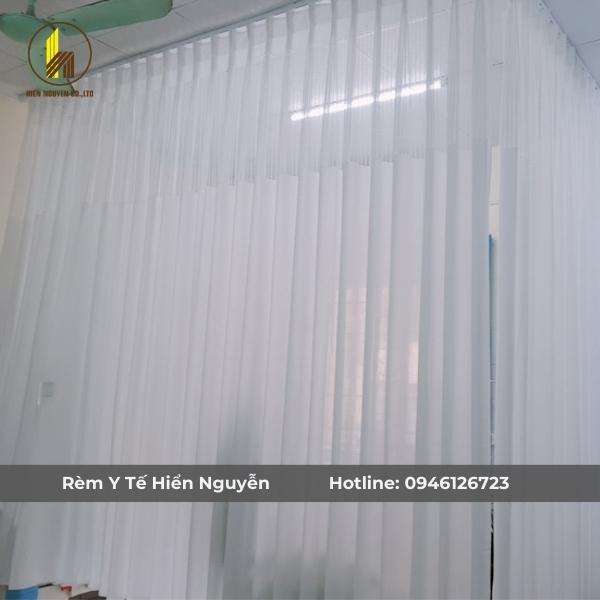 Rèm y tế Hiển Nguyễn